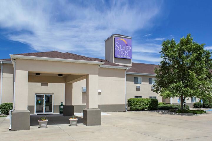 Sleep Inn & Suites - thumb 1