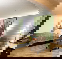 Super 8 by Wyndham Fort Worth South - Accommodation Dallas