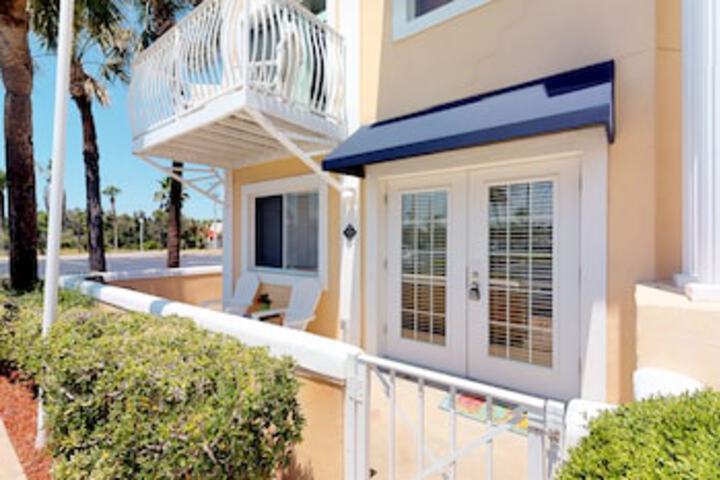 Royal Mansions Resort - thumb 0