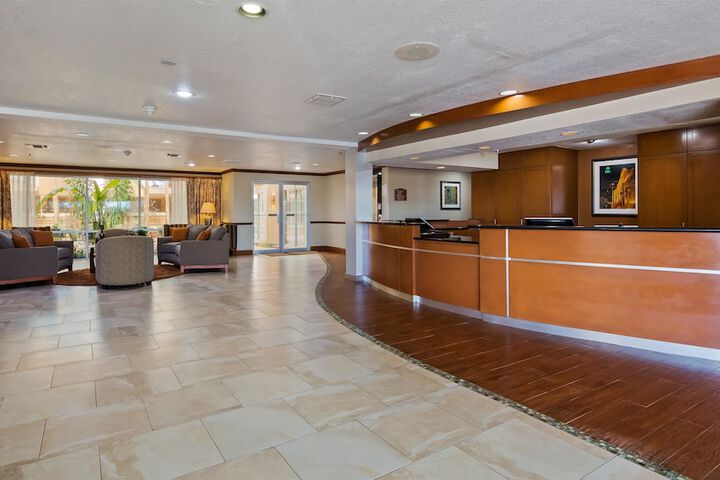 Best Western Plus Atrium Inn - thumb 5