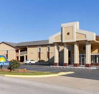 Days Inn by Wyndham Lawton - Accommodation Dallas