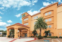 La Quinta Inn  Suites by Wyndham Houston Bush Intl Airpt E