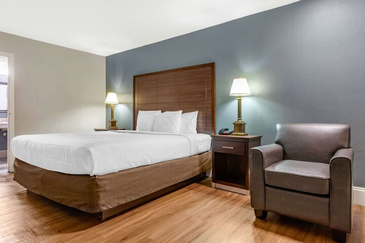 Econo Lodge - thumb 6