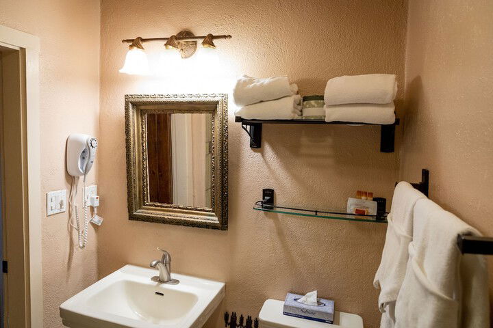 The Historic Taos Inn - thumb 4