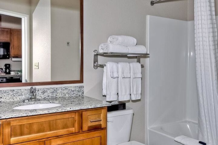 Candlewood Suites Burlington South, An IHG Hotel - thumb 6