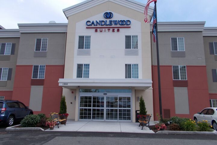 Candlewood Suites Burlington South, An IHG Hotel - thumb 1