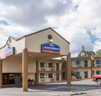 Howard Johnson by Wyndham Flagstaff - Accommodation Dallas
