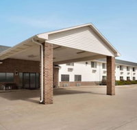 Super 8 by Wyndham Bethany MO - Accommodation Dallas