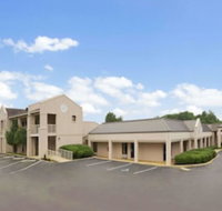 Days Inn by Wyndham Alexander City - Accommodation Dallas