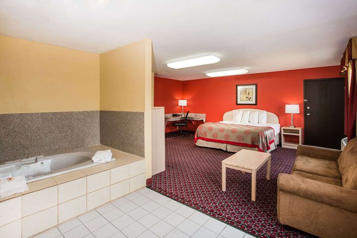 Ramada By Wyndham Sioux Falls - thumb 5