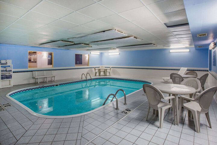 Ramada By Wyndham Sioux Falls - thumb 1