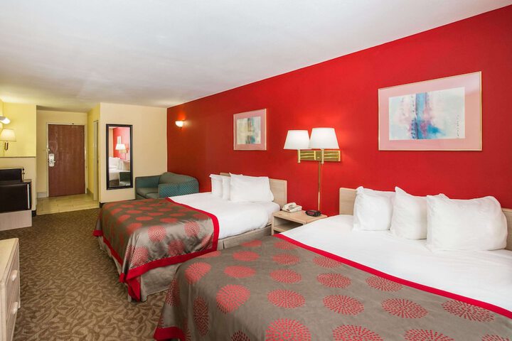 Ramada By Wyndham Sioux Falls - thumb 3