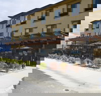 Holiday Inn Express Hotel  Suites Belgrade an IHG Hotel - Accommodation Dallas