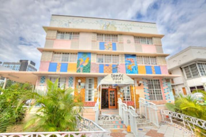 James Hotel - thumb 0