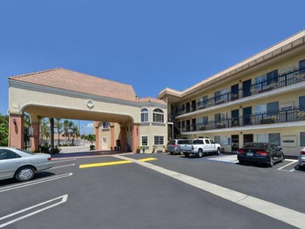 Americas Best Value Inn & Suites El Monte Los Angeles - thumb 0