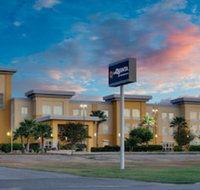 La Quinta Inn  Suites by Wyndham Jourdanton - Pleasanton - Accommodation Dallas