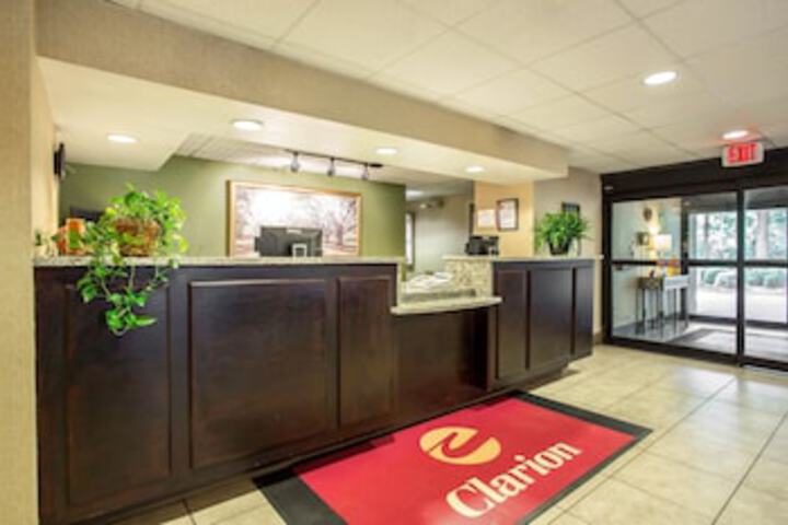 Clarion Inn & Suites - thumb 0