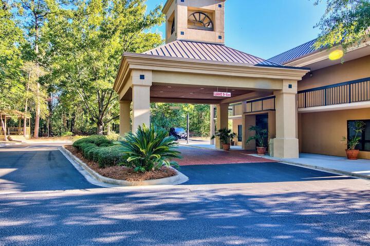 Clarion Inn & Suites - thumb 2