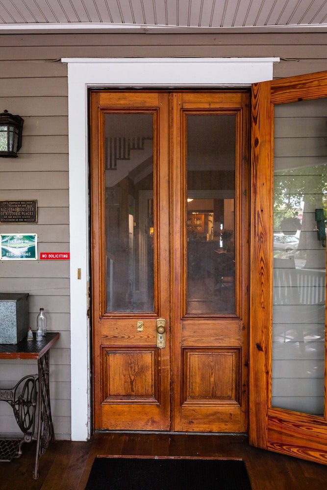 The Charleston Inn - thumb 0