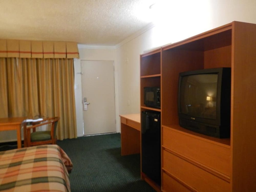 Lemon Tree Inn - thumb 6