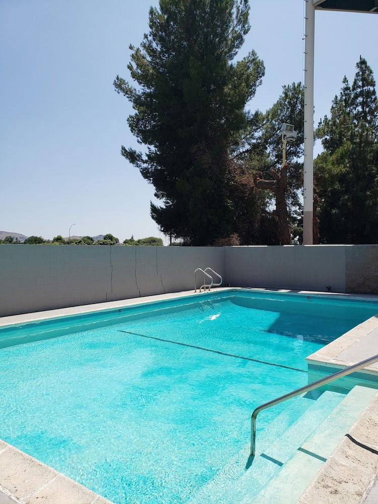 Lemon Tree Inn - thumb 3