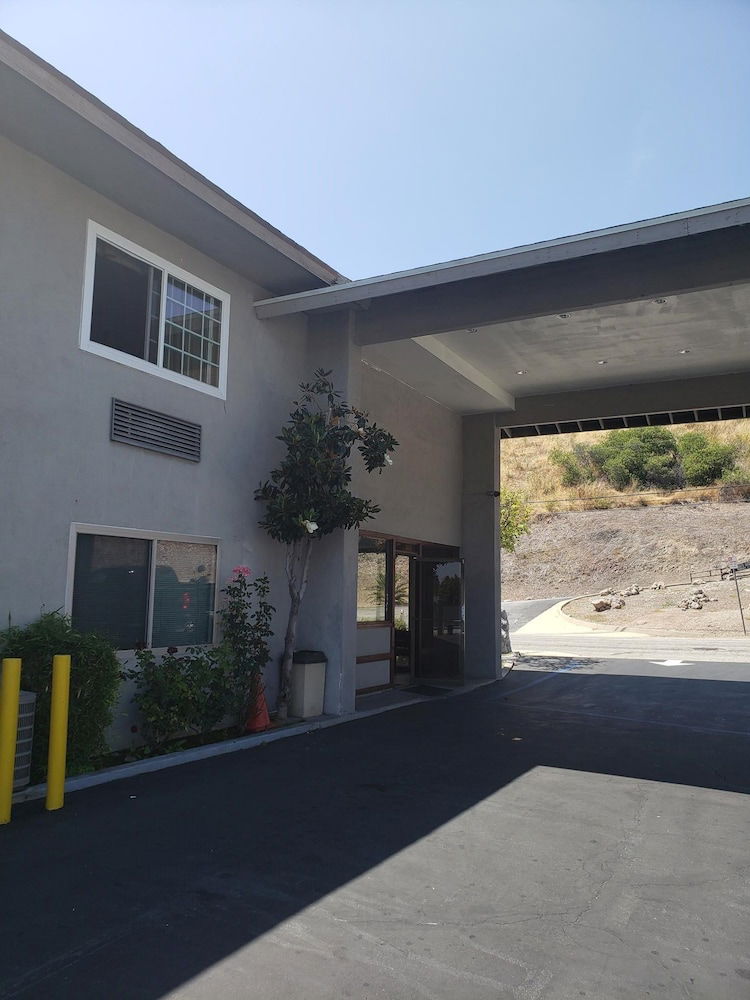 Lemon Tree Inn - thumb 2