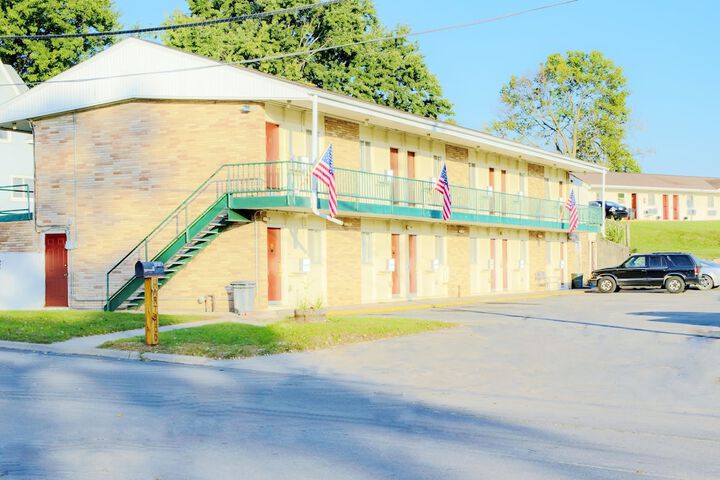 Hartwood Inn - thumb 1