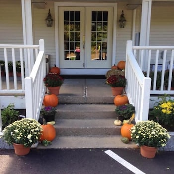 Golden Apple Inn - thumb 2