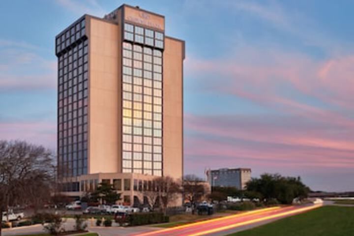 Crowne Plaza Dallas Market Center, An IHG Hotel