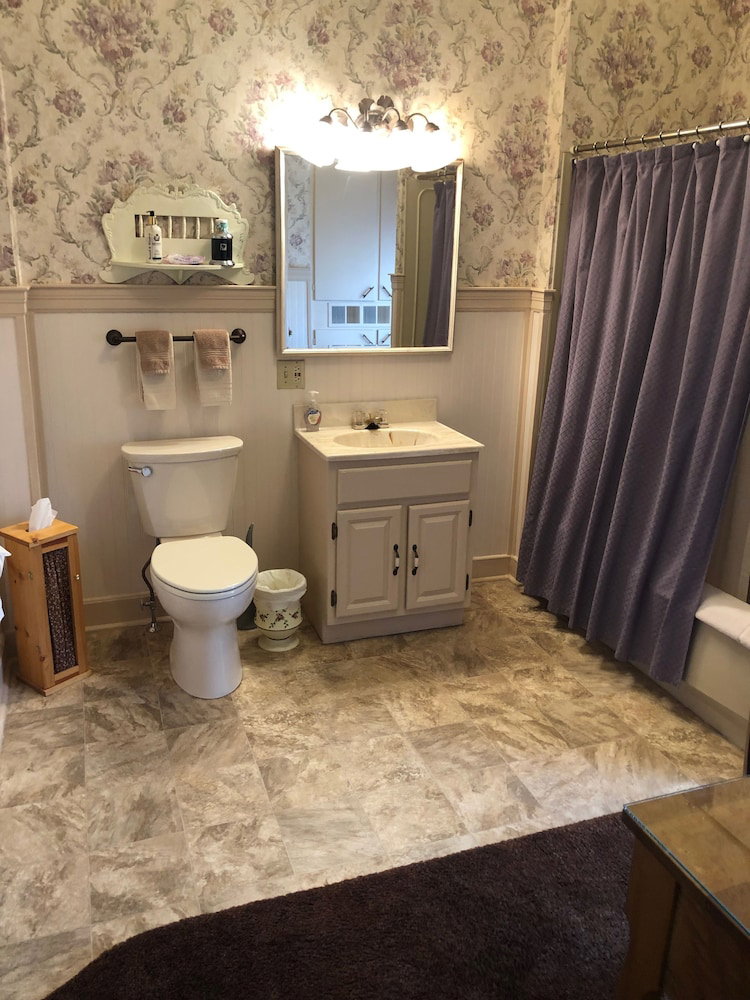 Hickory House Inn - thumb 5