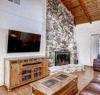 Trout Creek Lodge 3BR / 2BA Home - Accommodation Dallas