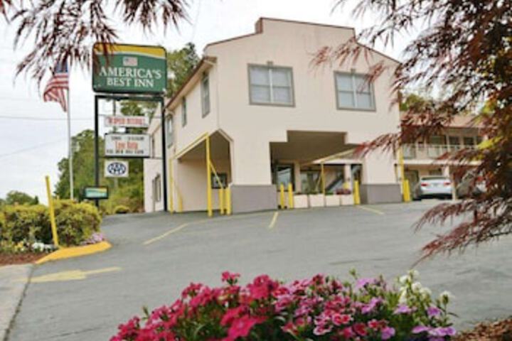 Americas Best Inn Calhoun - thumb 0