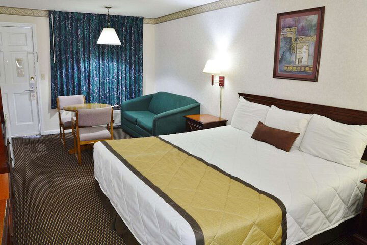 Americas Best Inn Calhoun - thumb 7