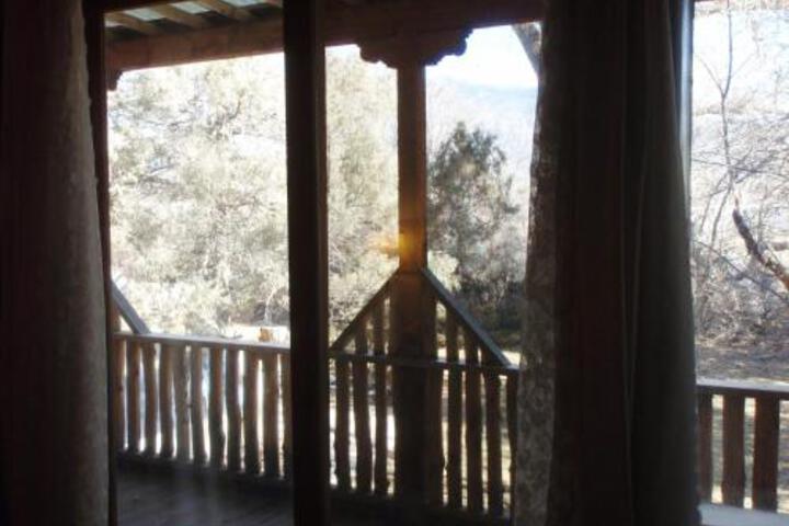 Touchstone Inn - thumb 5