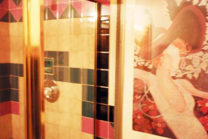 Touchstone Inn - thumb 7