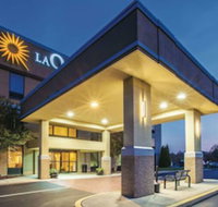 La Quinta Inn  Suites by Wyndham Mechanicsburg - Harrisburg - Accommodation Dallas
