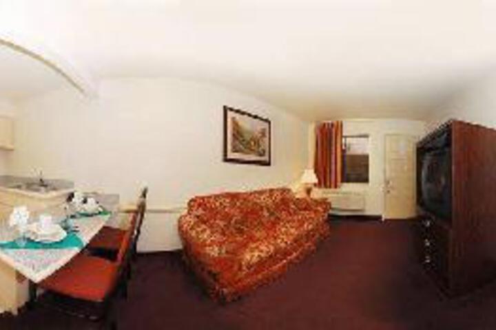 Townhouse Suites