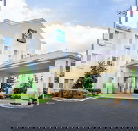 Quality Suites - Accommodation Dallas