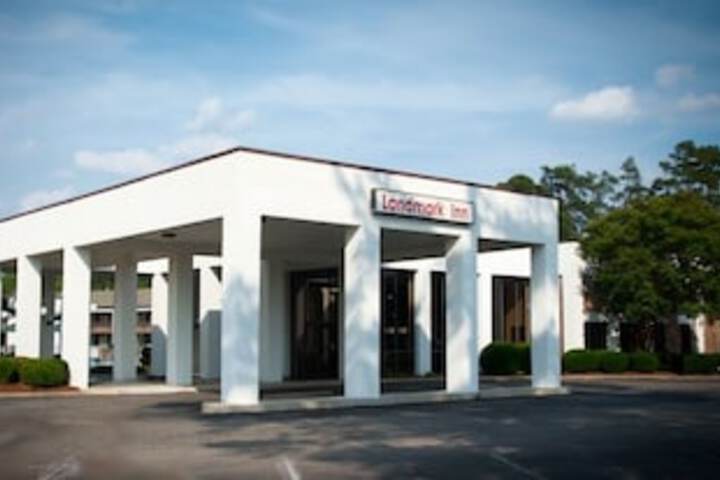 The Landmark Inn - thumb 0