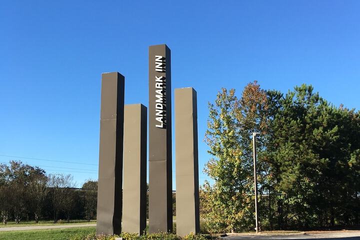 The Landmark Inn - thumb 5