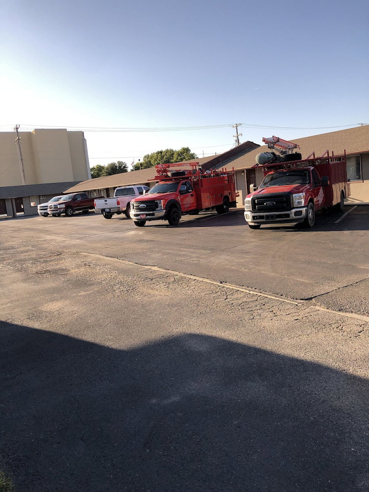 Budget Inn - thumb 1