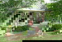 Maison D'Memoire Bed  Breakfast Cottages