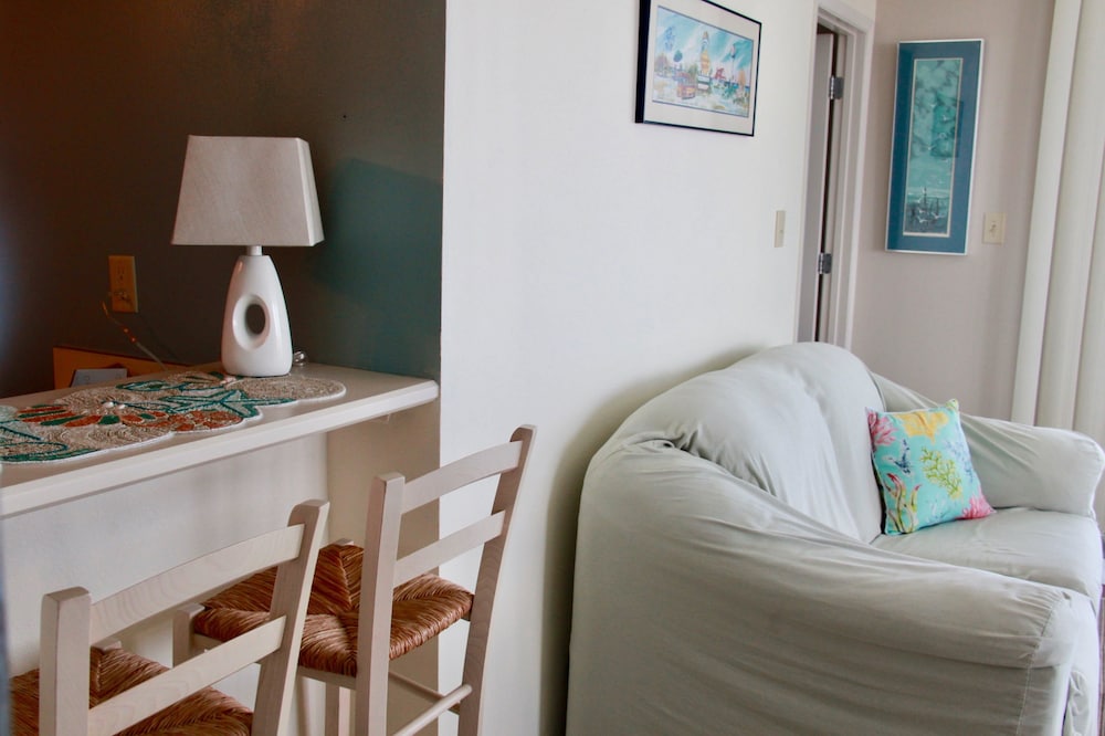 Tristan Towers By Surfside VR - thumb 6