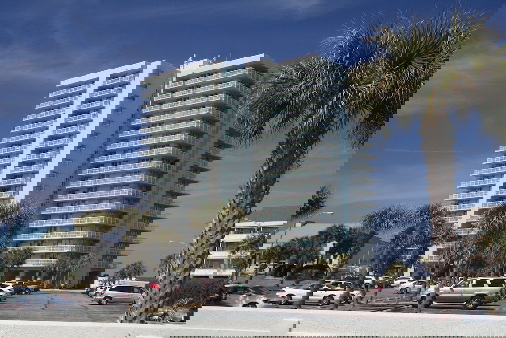 Tristan Towers By Surfside VR - thumb 0