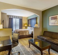 Quality Suites Sherman - Accommodation Dallas