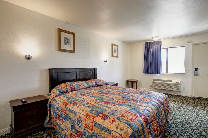 Budget Inn - thumb 4