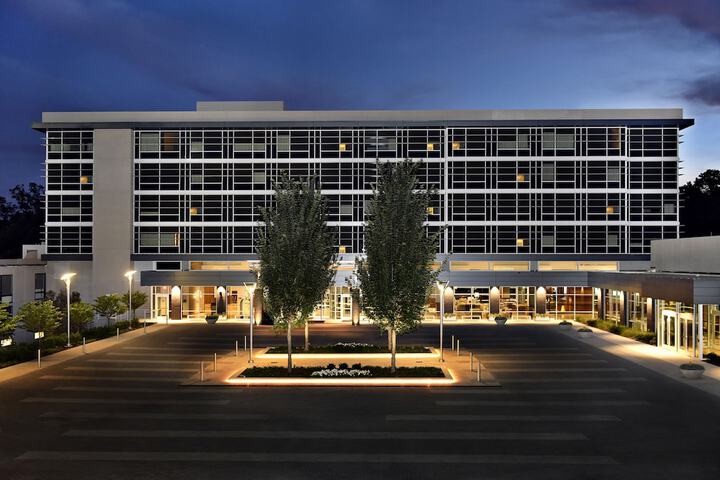 JB Duke Hotel - thumb 2