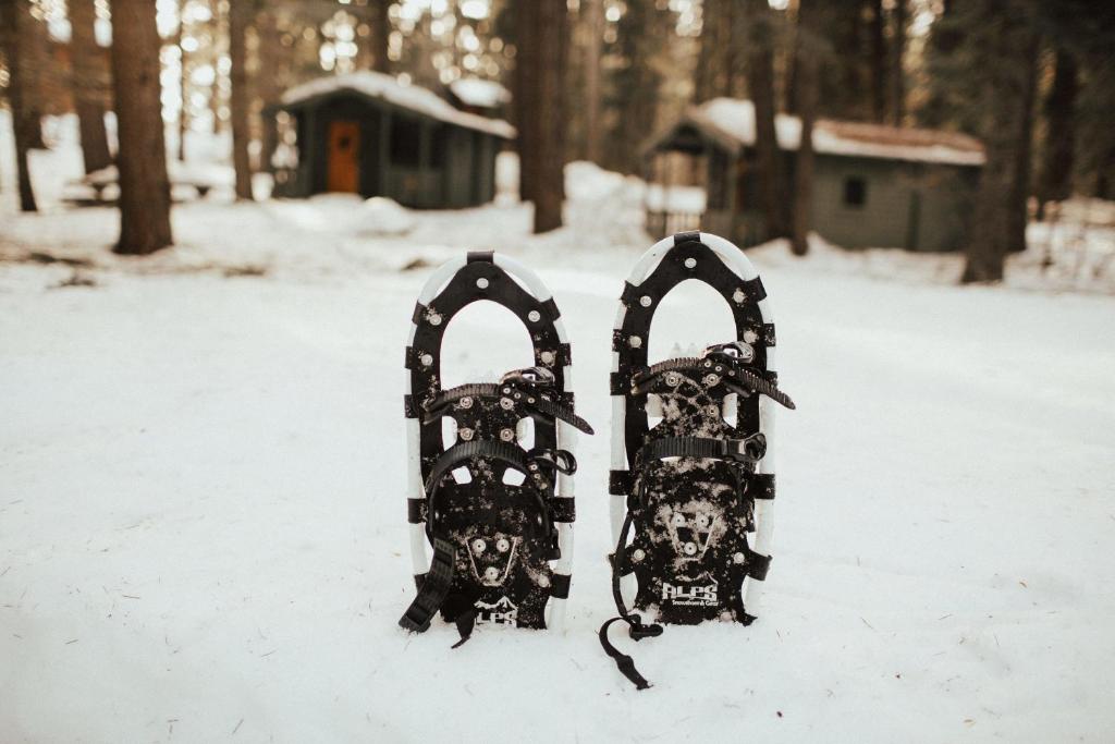 THE SUTTLE LODGE & BOATHOUSE - thumb 1