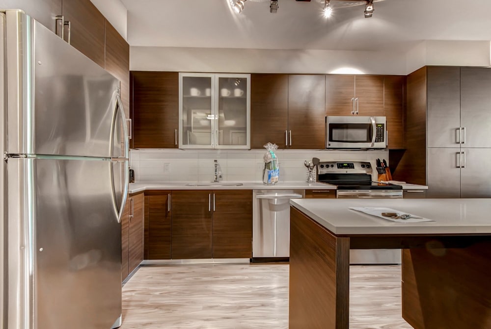 Global Luxury Suites At Stamford Center - thumb 4