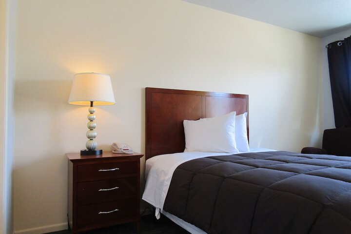 Greeley University Inn - thumb 6